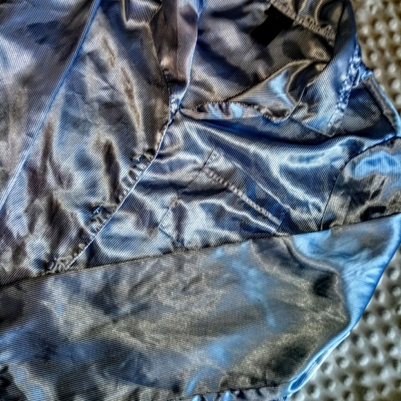 Seceret Treasures Pajama's Size Large Blue Silky - Picture 7 of 13